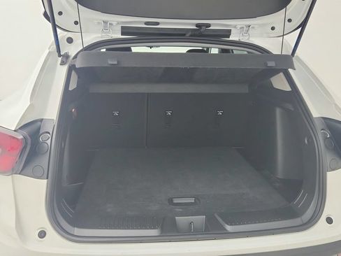 Certified 2025 Chevrolet Trax LT FWD image 27