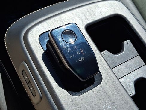 Certified 2023 Nissan Ariya FWD image 13