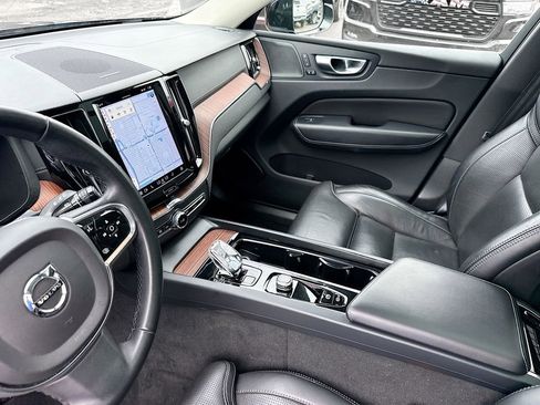 Used 2023 Volvo XC60 B5 Ultimate image 26
