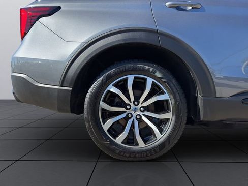 Used 2025 Ford Explorer ST-Line image 24