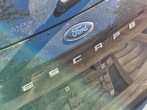 Used 2025 Ford Escape Active AWD/4WD image 9