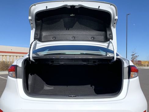 Used 2023 Toyota Corolla LE image 12