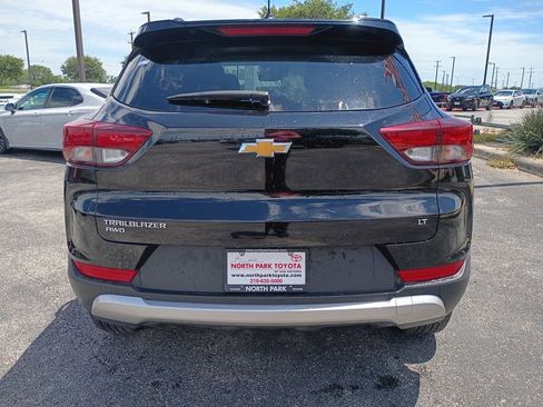 Used 2025 Chevrolet TrailBlazer LT AWD/4WD image 7