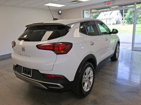 Used 2025 Buick Encore GX Preferred w/ Comfort Package AWD/4WD image 2
