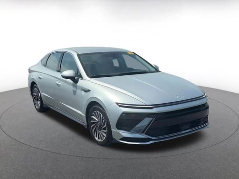 Used 2025 Hyundai Sonata SEL FWD image 3