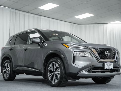 Used 2021 Nissan Rogue SV w/ Premium Package image 1