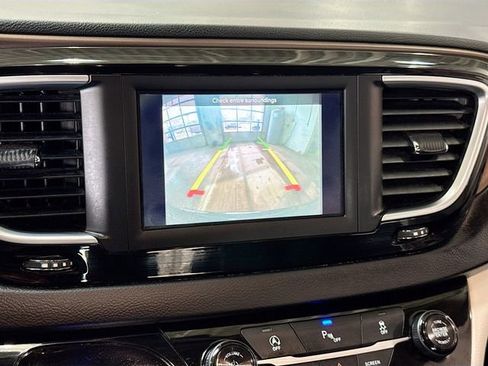 Used 2018 Chrysler Pacifica Touring Plus w/ Tire & Wheel Group image 15