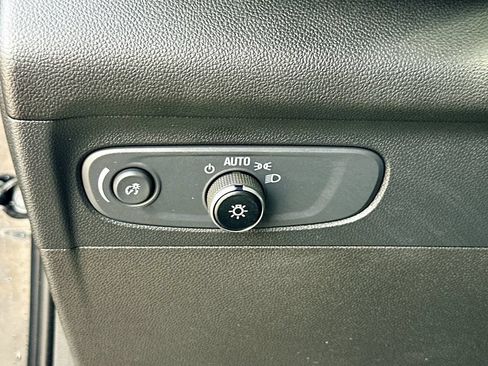 Certified 2023 Buick Envision Essence AWD/4WD image 10