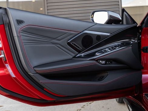 Used 2025 Chevrolet Corvette Z06 image 24