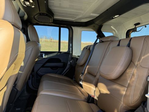 Used 2023 Jeep Wrangler Sahara w/ Cold Weather Group image 17