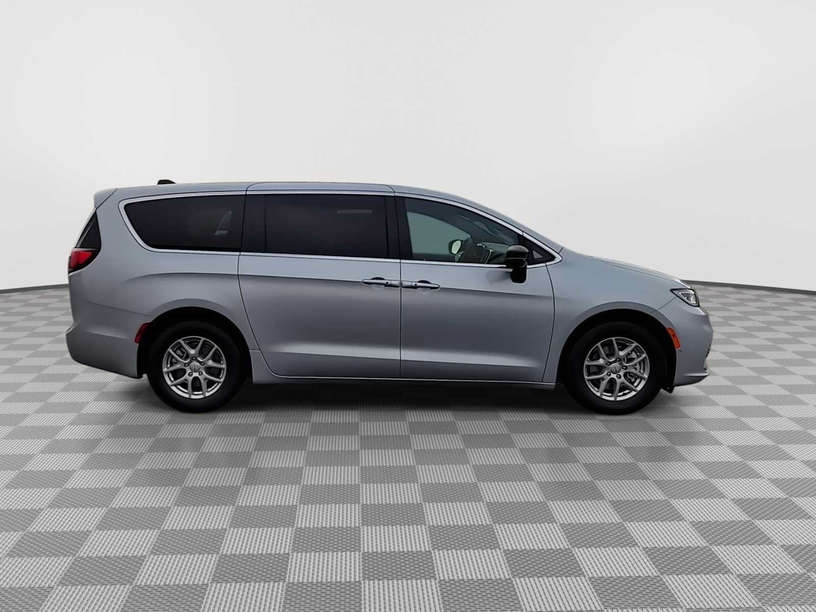 New 2026 Chrysler Pacifica Select FWD image 9