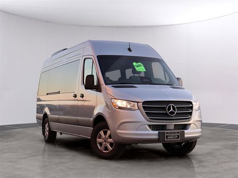 New 2025 Mercedes-Benz Sprinter 2500 image 1