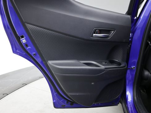Used 2020 Toyota C-HR LE FWD image 24