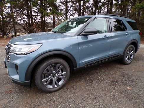 New 2026 Ford Explorer Active w/ Active Comfort Package image 1