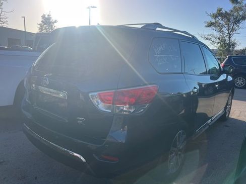 Used 2016 Nissan Pathfinder SL image 4