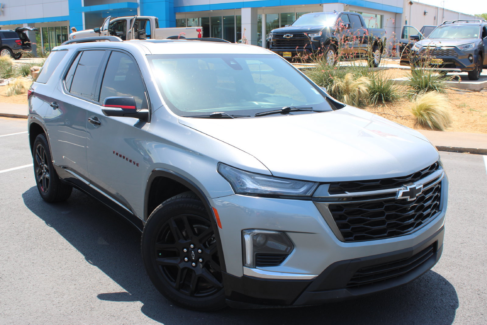 Used 2023 Chevrolet Traverse Premier w/ Redline Edition FWD image 2