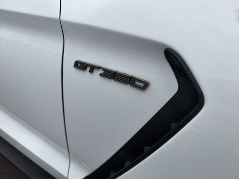 Used 2016 Ford Mustang Shelby GT350 w/ Technology Package image 6