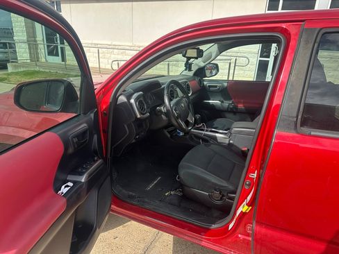 Used 2019 Toyota Tacoma SR5 image 7