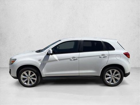 Used 2014 Mitsubishi Outlander Sport ES FWD image 2