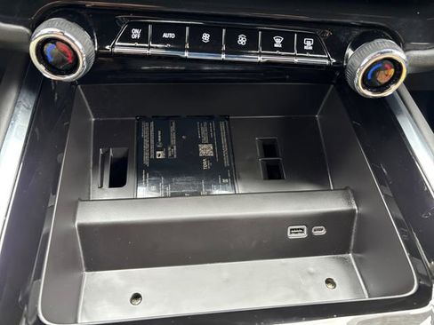 Used 2025 Chevrolet Tahoe Z71 image 20