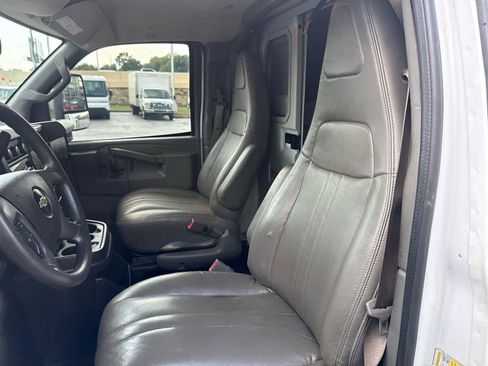 Used 2017 Chevrolet Express 3500 RWD image 12