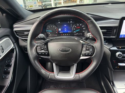 Used 2023 Ford Explorer ST-Line w/ Class IV Trailer Tow Package image 25