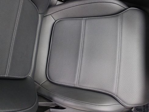 Used 2023 Mercedes-Benz C 300 Sedan image 28