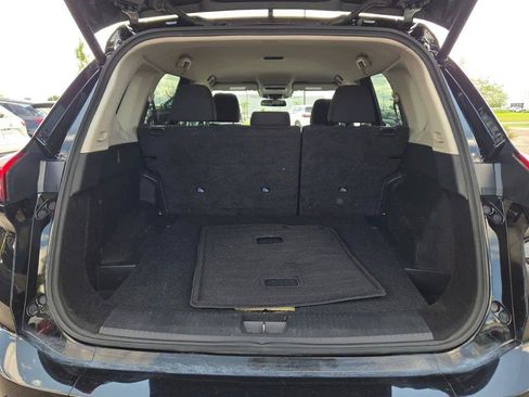 Used 2025 Nissan Rogue SV AWD/4WD image 15