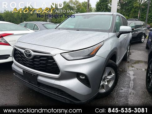 Used 2023 Toyota Highlander LE AWD/4WD image 1