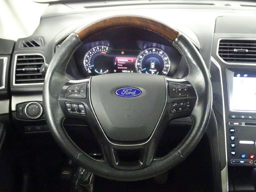 Used 2018 Ford Explorer Platinum AWD/4WD image 7