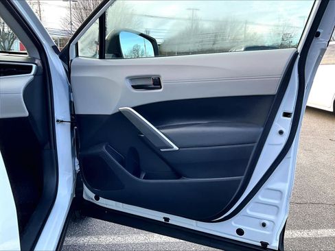 Certified 2024 Toyota Corolla Cross L image 12