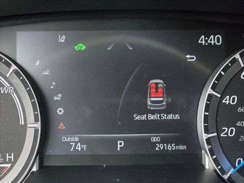 Used 2022 Toyota Highlander XLE image 11