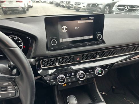 Used 2022 Honda Civic EX image 4