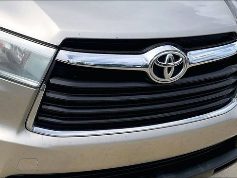 Used 2016 Toyota Highlander XLE FWD image 31