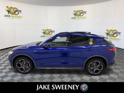 Used 2023 Alfa Romeo Stelvio Ti AWD/4WD image 6