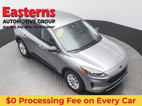 Used 2022 Ford Escape SE FWD image 3