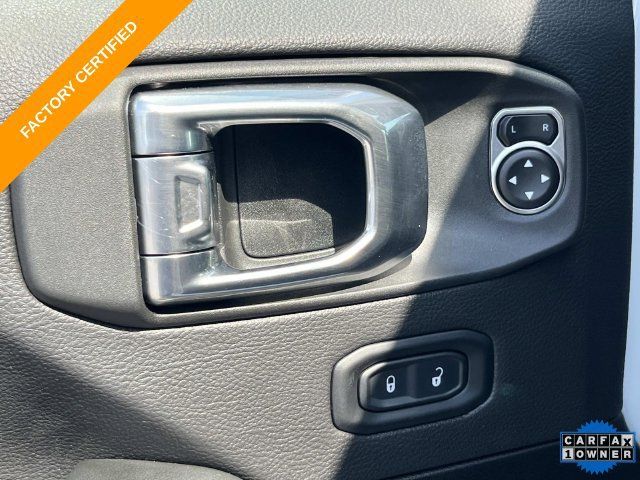 Used 2026 Jeep Wrangler Unlimited Sahara AWD/4WD image 25
