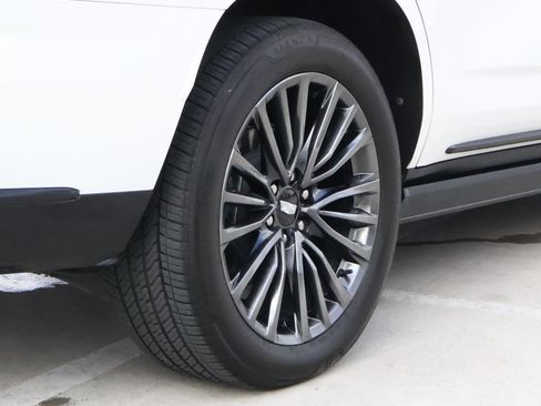 Used 2025 Cadillac Escalade Sport Platinum image 12