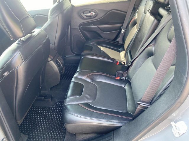 Used 2022 Jeep Cherokee Trailhawk w/ Sound & Nav Group AWD/4WD image 22