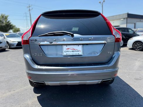 Used 2016 Volvo XC60 T6 w/ Proximity Package FWD image 4