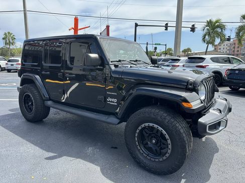 Used 2019 Jeep Wrangler Unlimited Sahara w/ LED Lighting Group AWD/4WD image 31