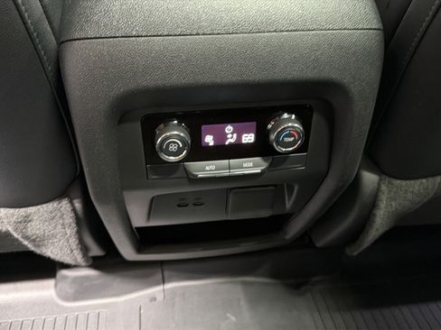 Used 2024 Chevrolet Traverse Z71 w/ LPO, Floor Liner Package AWD/4WD image 15