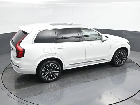 New 2025 Volvo XC90 B5 Plus w/ Protection Package Premier image 34