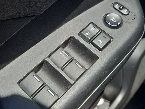 Used 2015 Honda CR-V LX image 11