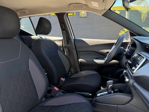 Used 2018 Nissan Kicks SV image 19