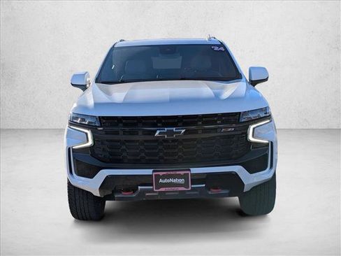 Used 2024 Chevrolet Tahoe Z71 w/ Luxury Package image 2