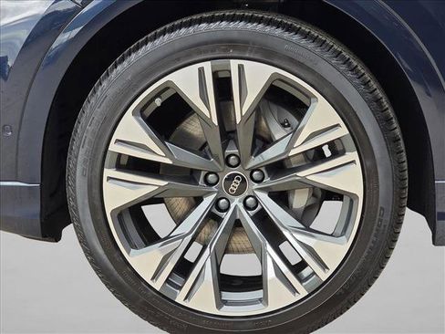 New 2026 Audi Q8 Premium Plus image 9