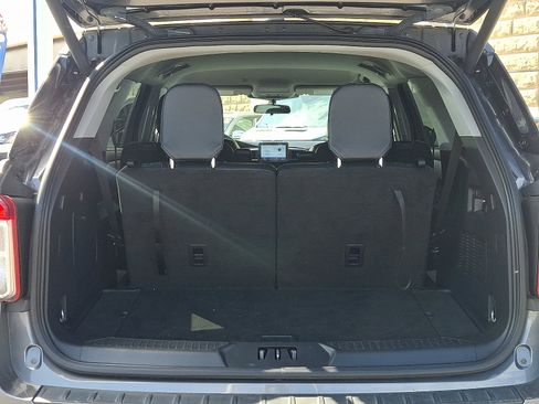 Used 2023 Ford Explorer XLT w/ Equipment Group 202A AWD/4WD image 28