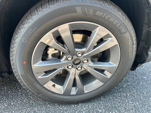 New 2026 Ford Explorer Active w/ Active Comfort Package AWD/4WD image 9