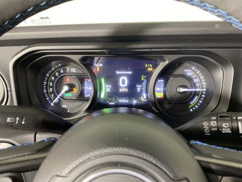 Used 2025 Jeep Wrangler Unlimited Rubicon 4xe w/ Convenience Group image 21